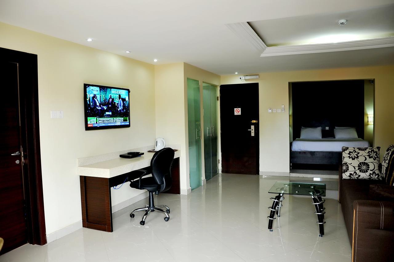 KSF Place Alaka Lagos Exterior foto
