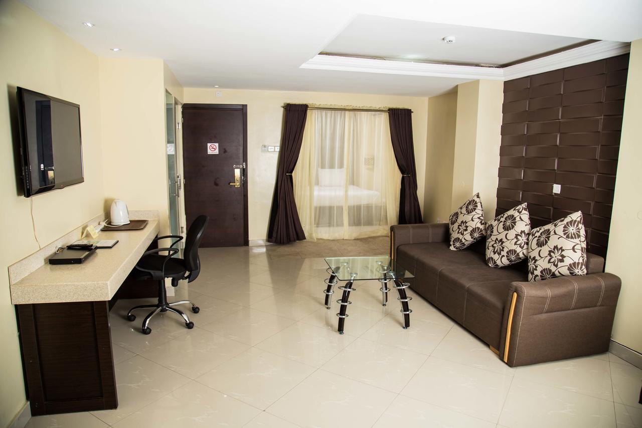 KSF Place Alaka Lagos Exterior foto